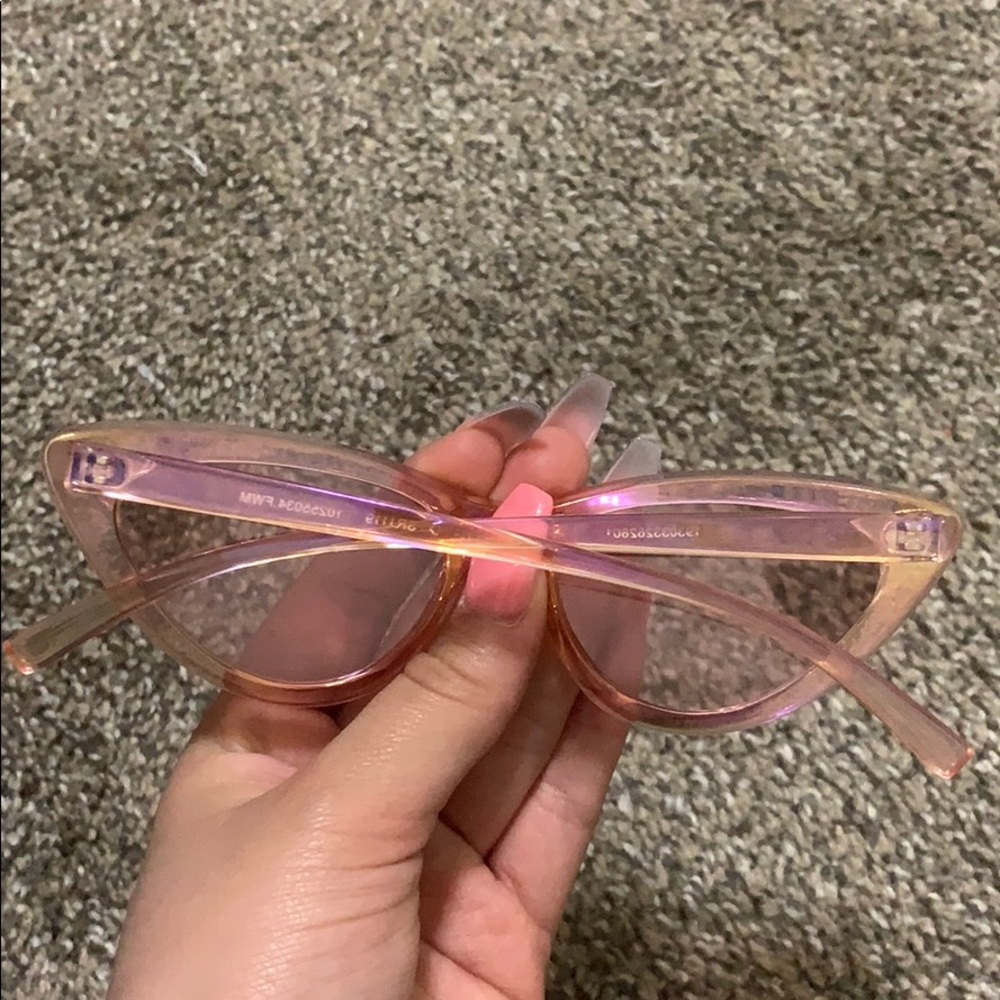 Glasses - Picture 2 of 3